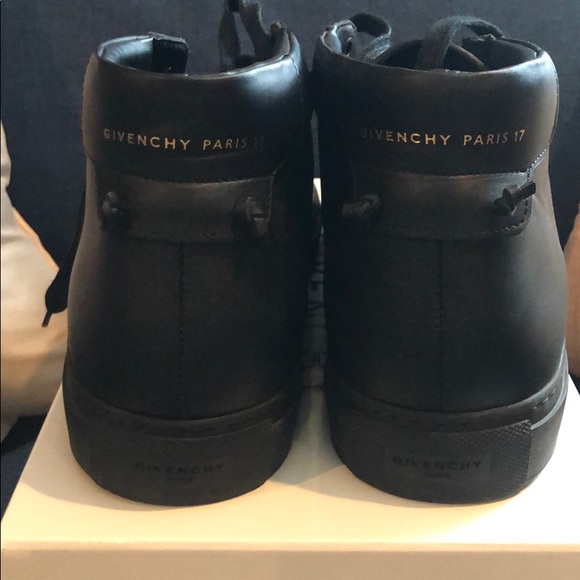Givenchy Sneakers - Picture 4 of 8